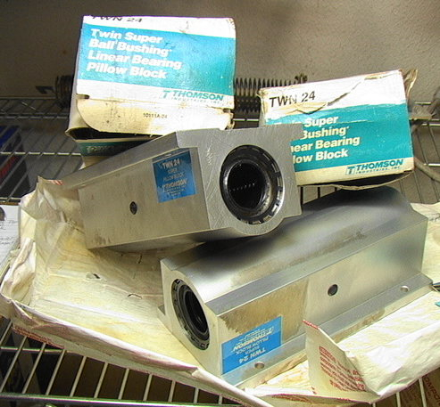 Thomson Industries Twin Super Ball Bushing Linear Bearing Pillow