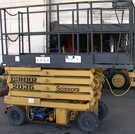 Condor Calavar Scissors ManLift With Extension Goes To 20 Feet