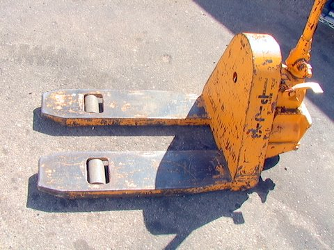 Vintage Military Navy Museum Piece Yale Lift Truck Pallet Jack