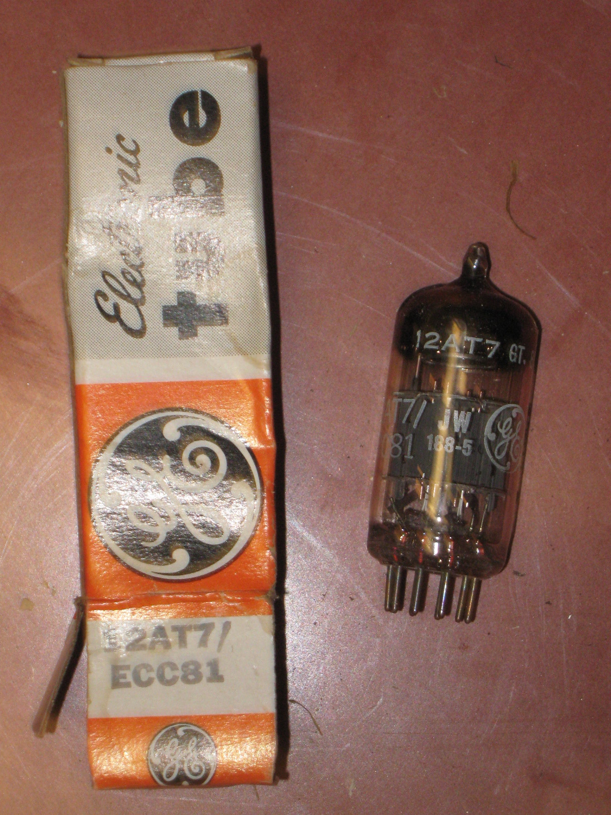 Set of 8 12AT7 / 6201 Double Triode Vacuum Tubes
