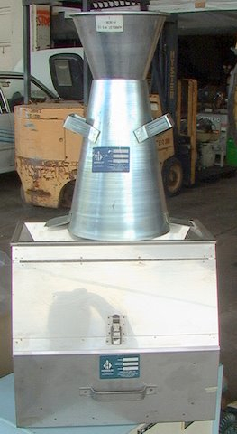 Humbolt testing equipment H3640 and H3975 splitter & slump test