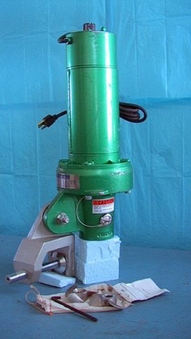 LIGHTNIN Model EV1P33 variable speed Portable Mixer + props