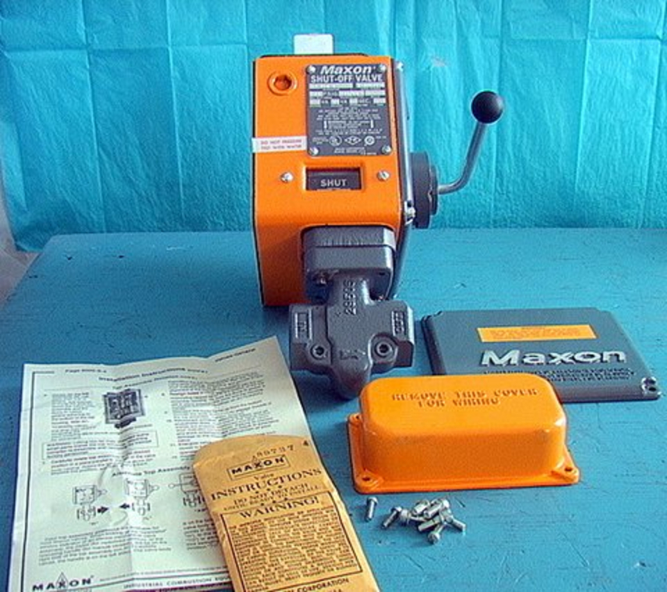 MAXON 808-0 Safety Shut-Off Valve 1" for flammable gases/oils