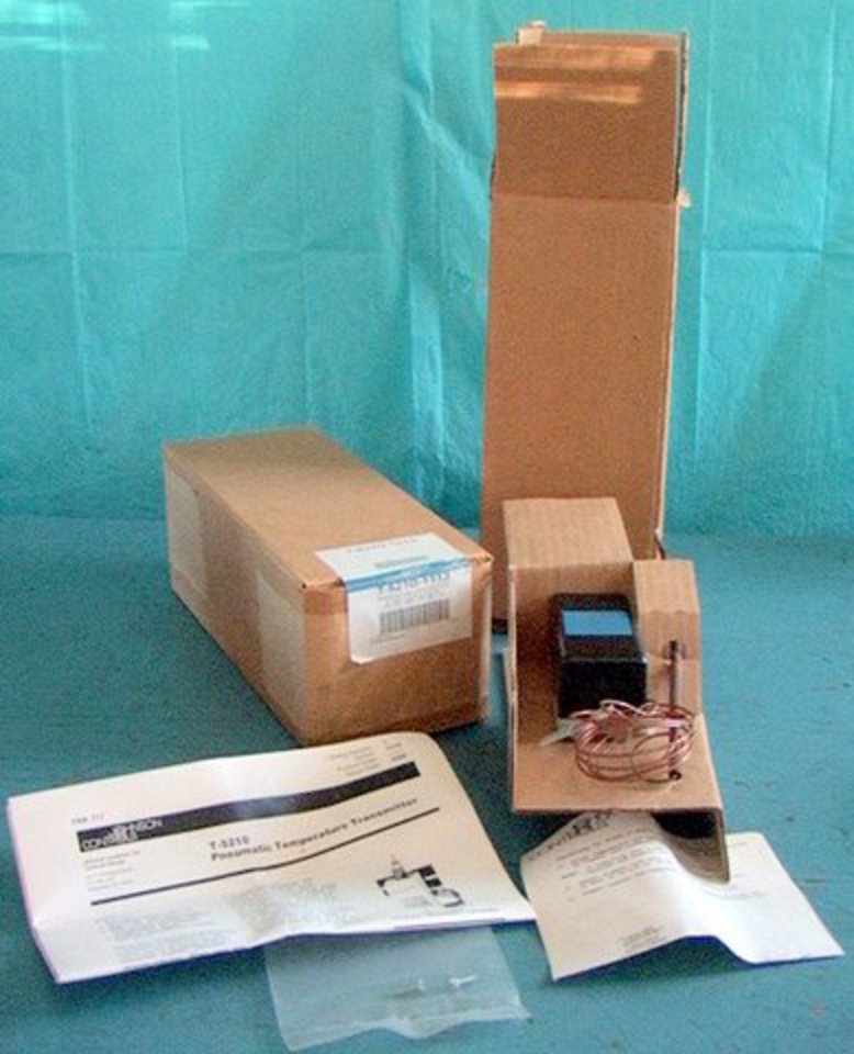 Johnson Controls T5210-1113 Bulb-Type Temperature Transmitter