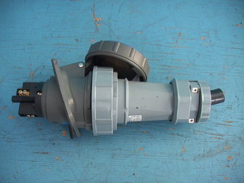 Watertight Plug Pair Mennekes 460P9W Pass & Seymour 460R9W 4-wir