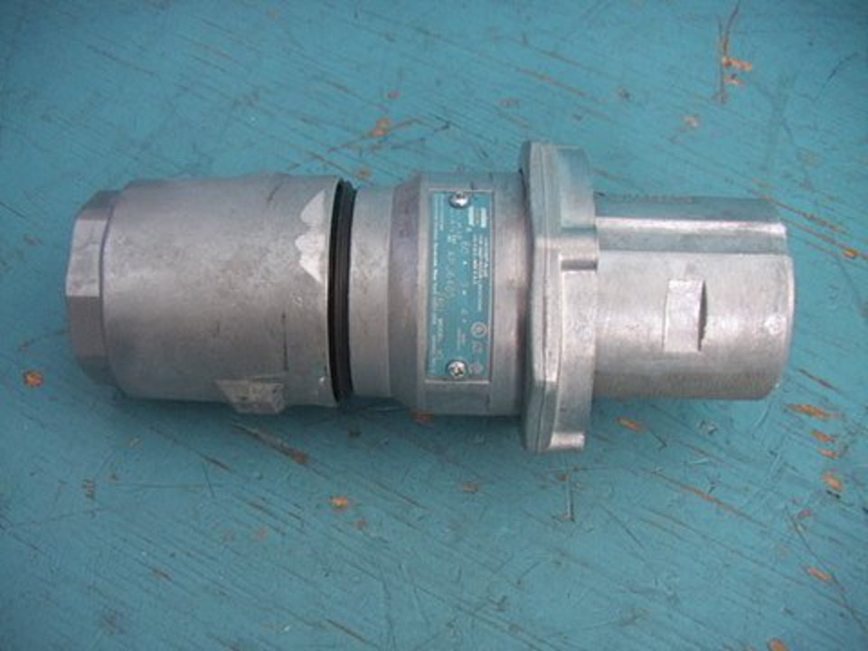 Crouse-Hinds Arktite APJ-6485 Reverse Service Outlet 4-pole 600V