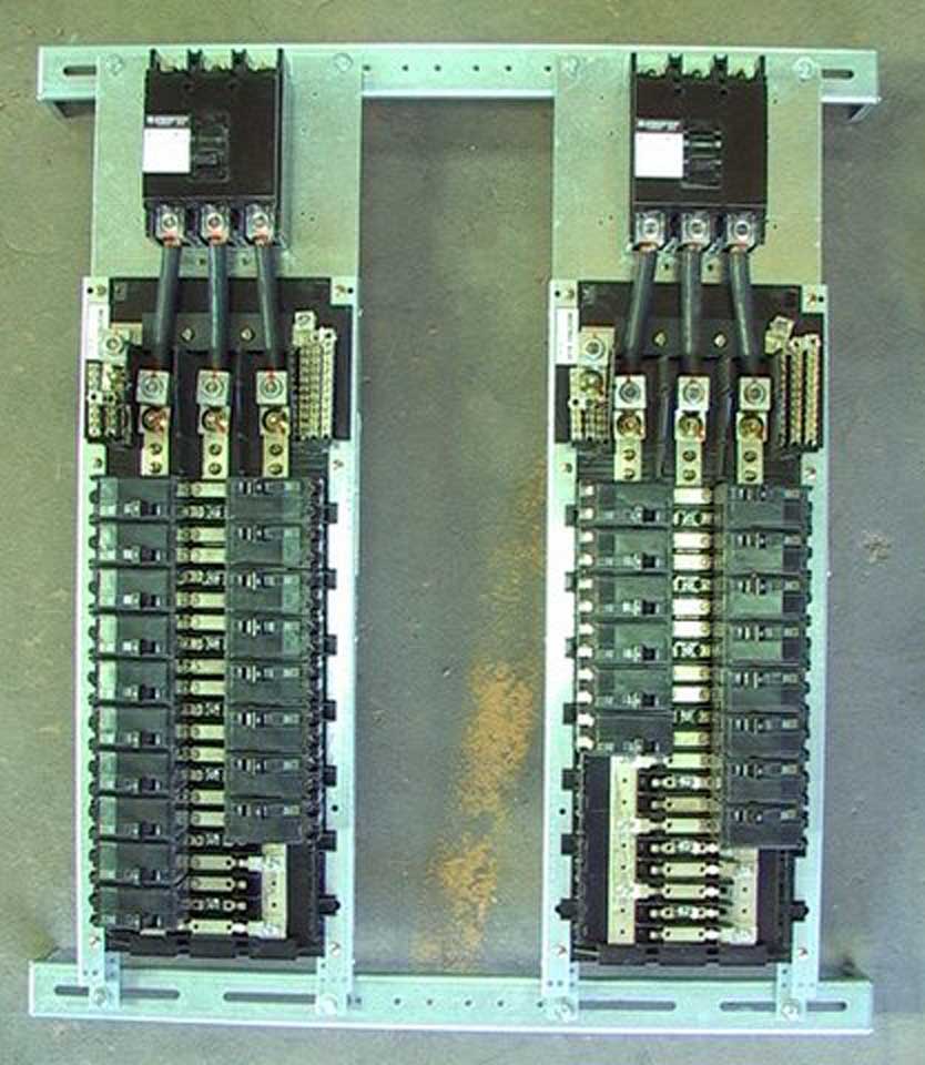 2X Square-D 240V 225A 3PH Panel Board Cat. NQOM442M225 ++++