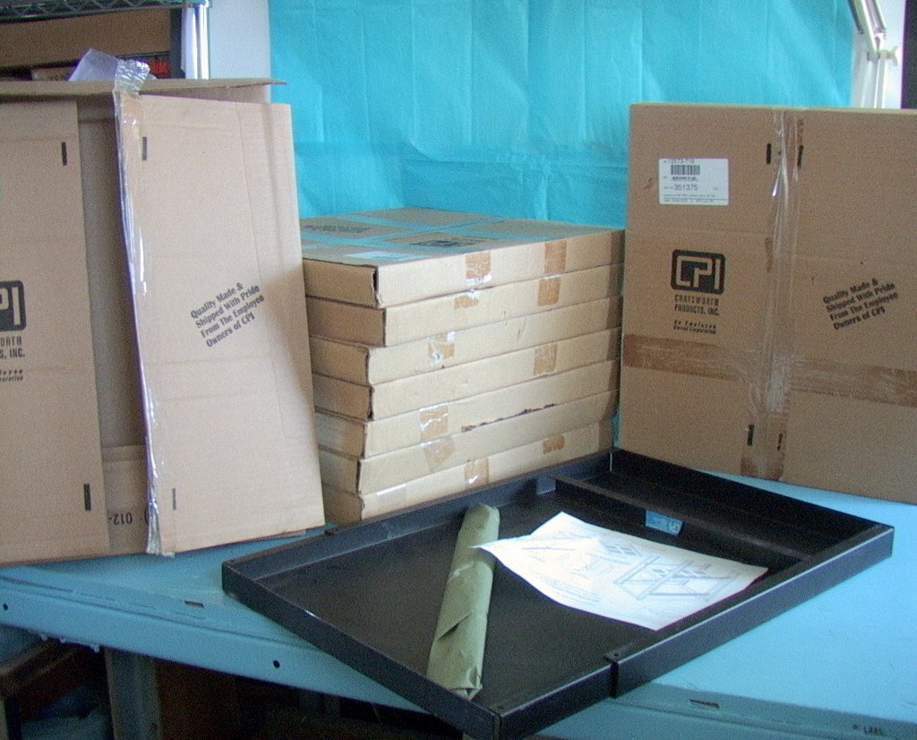 Chatsworth 19" Rackmount Low-Profile Sliding Shelf Part No. 1257