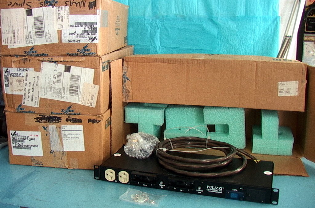 NOS NIB PULIZZI 240 vac Power distribution system type T982F2 se