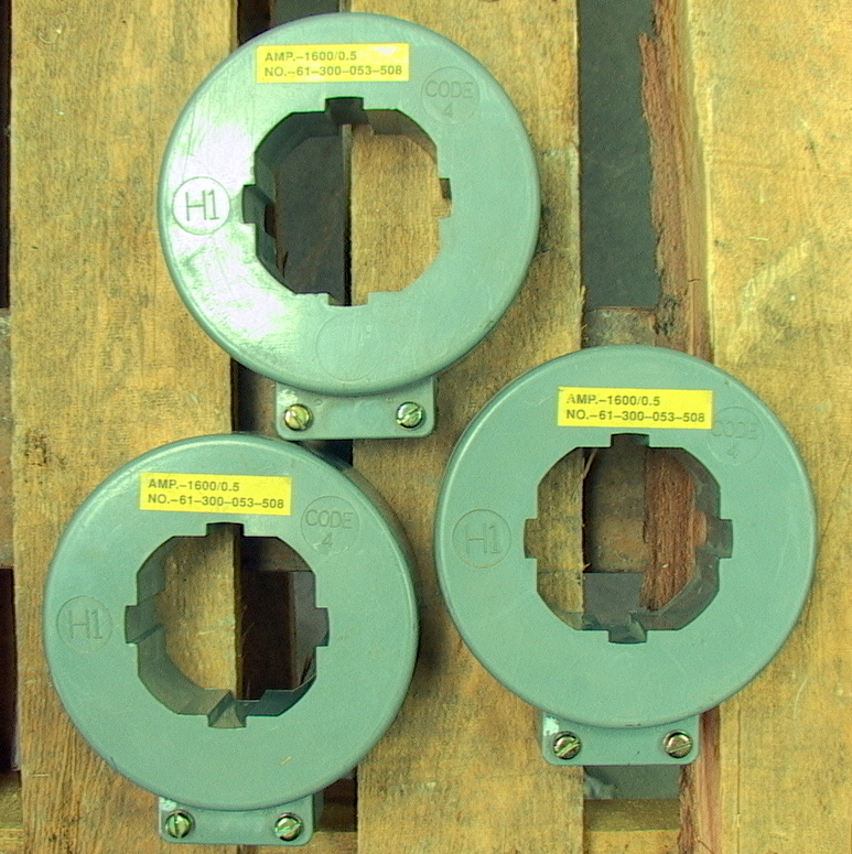 3 Siemens 61-300-053-508 Current Transformers AMP. 1600/0.5