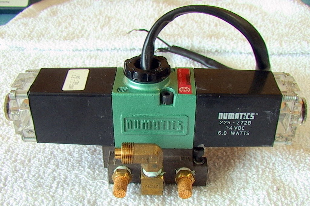 Numatics 150 psig-air Valve + Norgren regulator