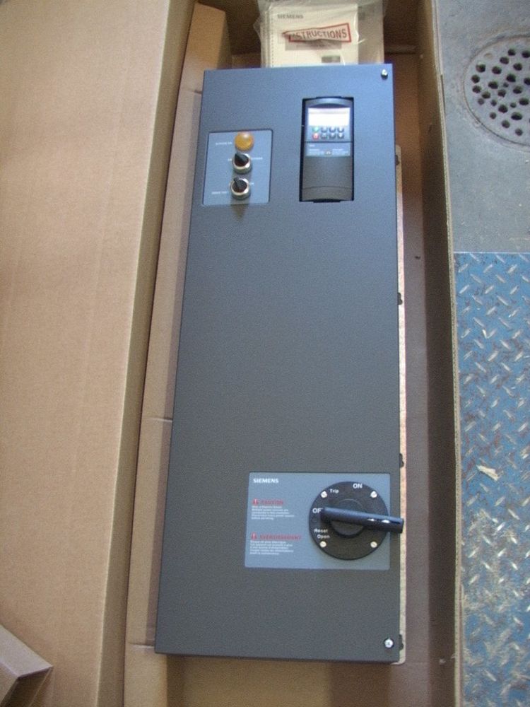 NEW Siemens SED2 1 HP 208V VFD for HVAC model VBA11.0B133X