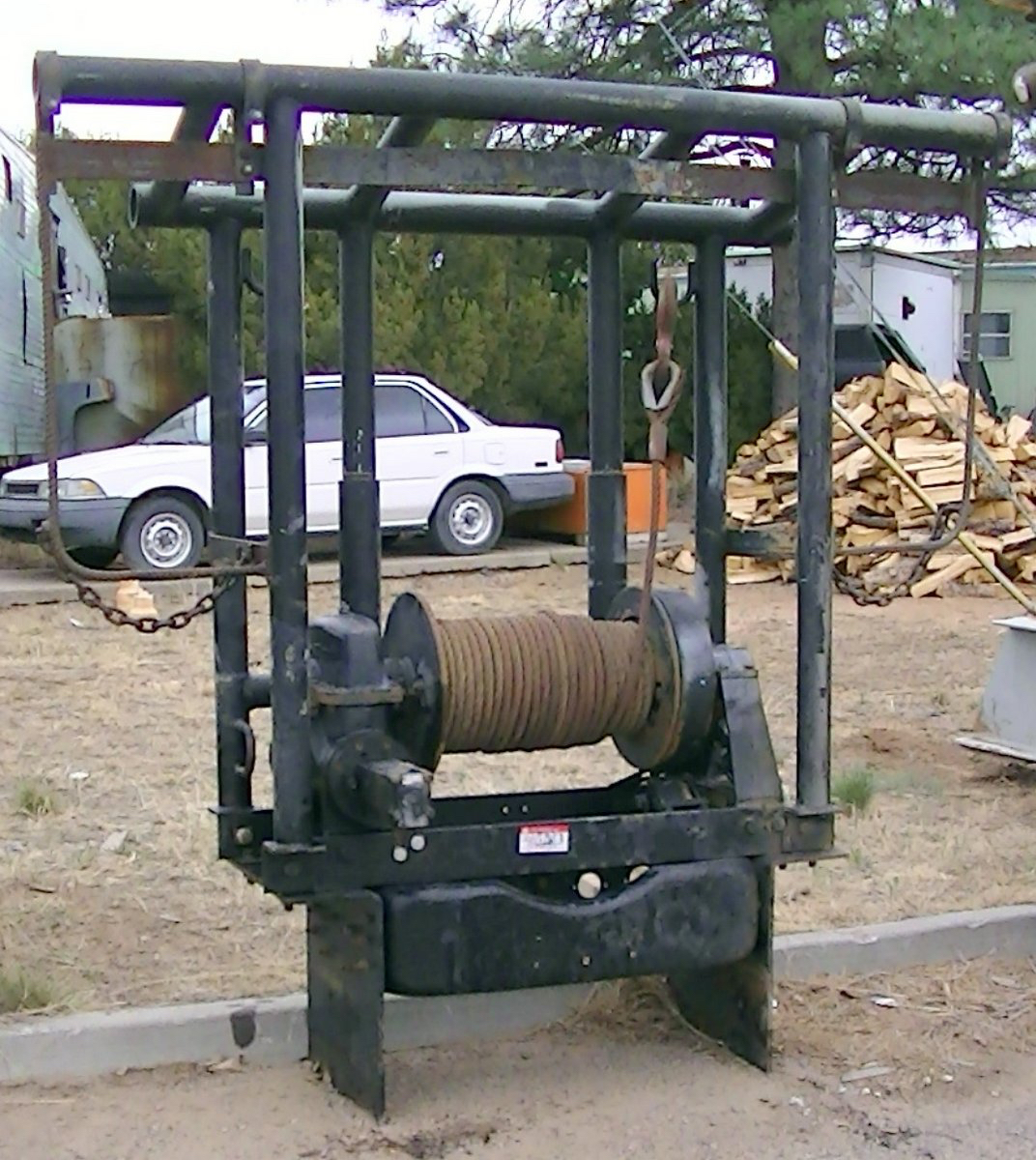 30,000 lb capacity Tulsa Winch with Hydraulic Motor drive truck