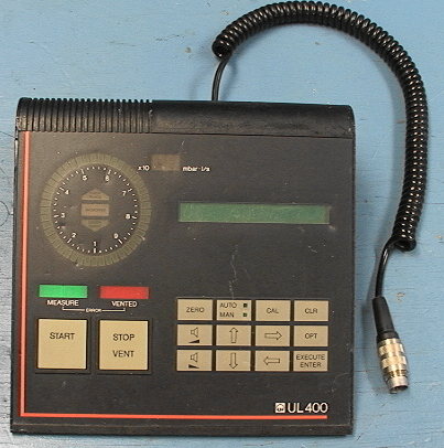 Leybold Hereaus LH UL400 vacuum leak detector controller Display