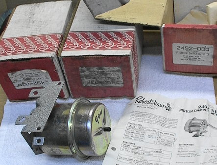 NIB RobertShaw 2492 Series Piston Damper Actuator