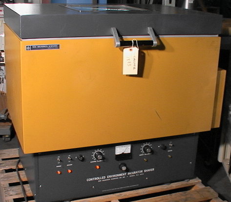 Chest Type New Brunswick Scientific Controlled Environment