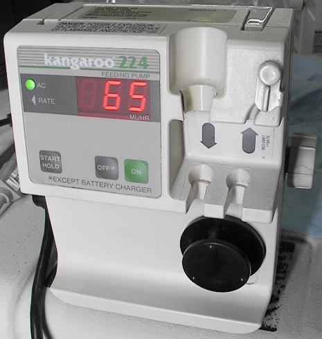 2 Sherwood Medical kangaroo 224 peristaltic metering feeding