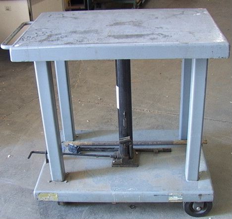 6000 pound capacity hydraulic elevator table WESCO