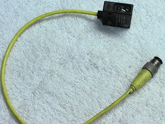 Small Allen-Bradley AB 42SMP-7011-QD Diffuse Wide Angle Opto